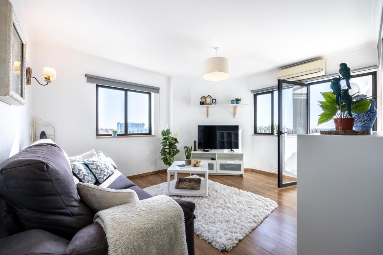 Cozy Ocean View Apartment ヴィラモウラ エクステリア 写真